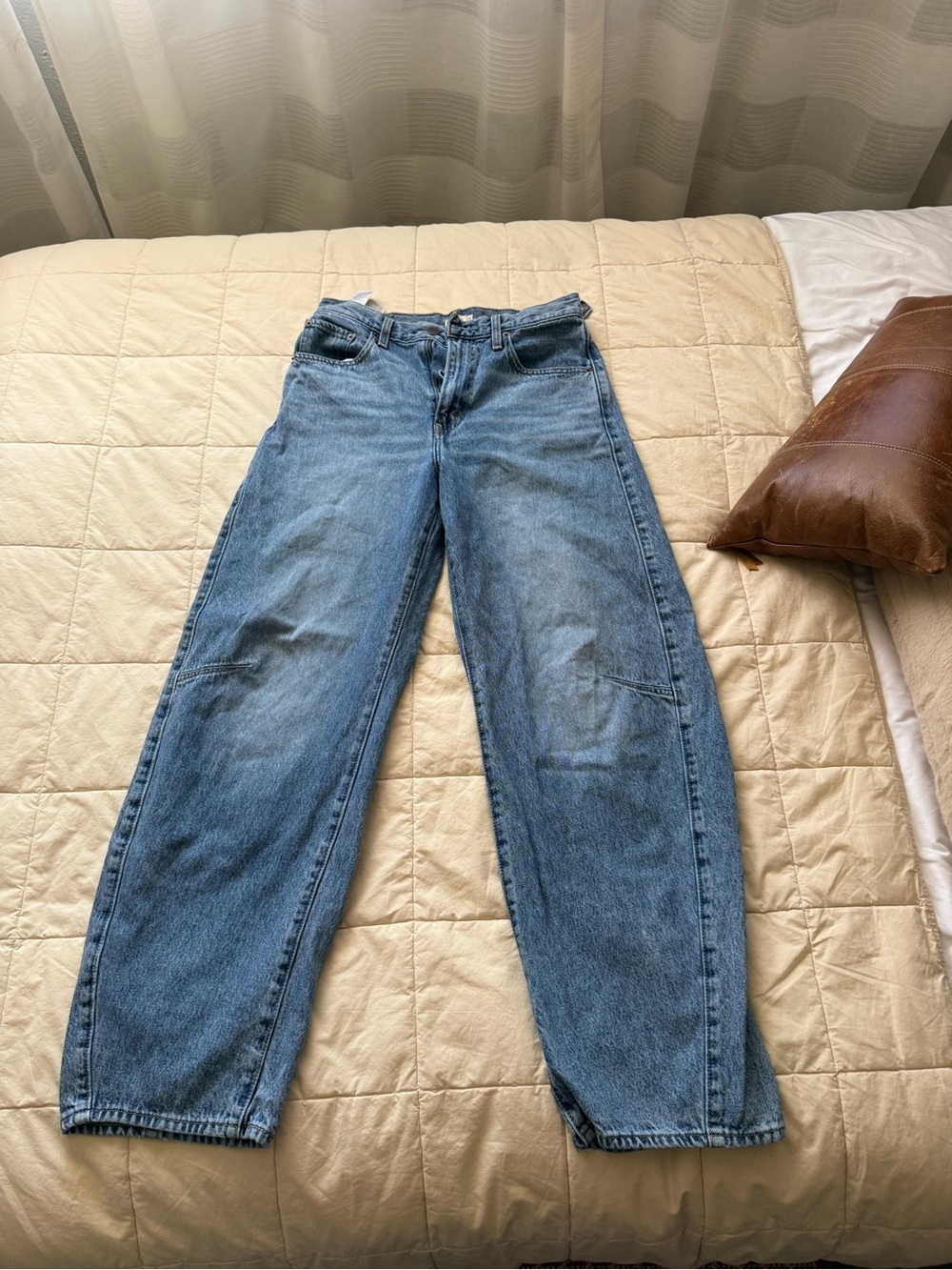 Levi’s Cinch Barrel Jeans